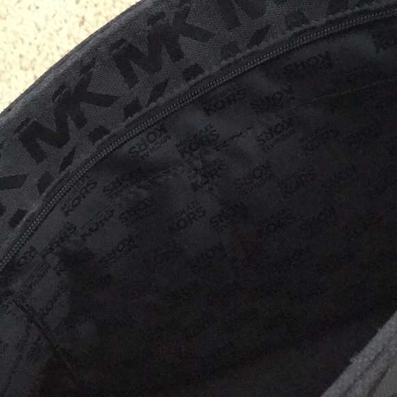 Authentic Michael Kors purse 👜 - Picture 8 of 8